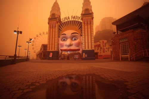 Luna Park - Sydney Dust Storm.jpg (645 KB)